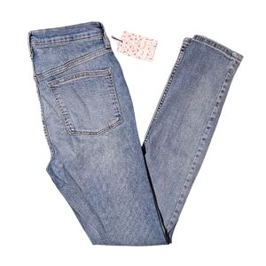 FREE PEOPLE High Rise Long And Lean Jeans in Light Denim Size 28